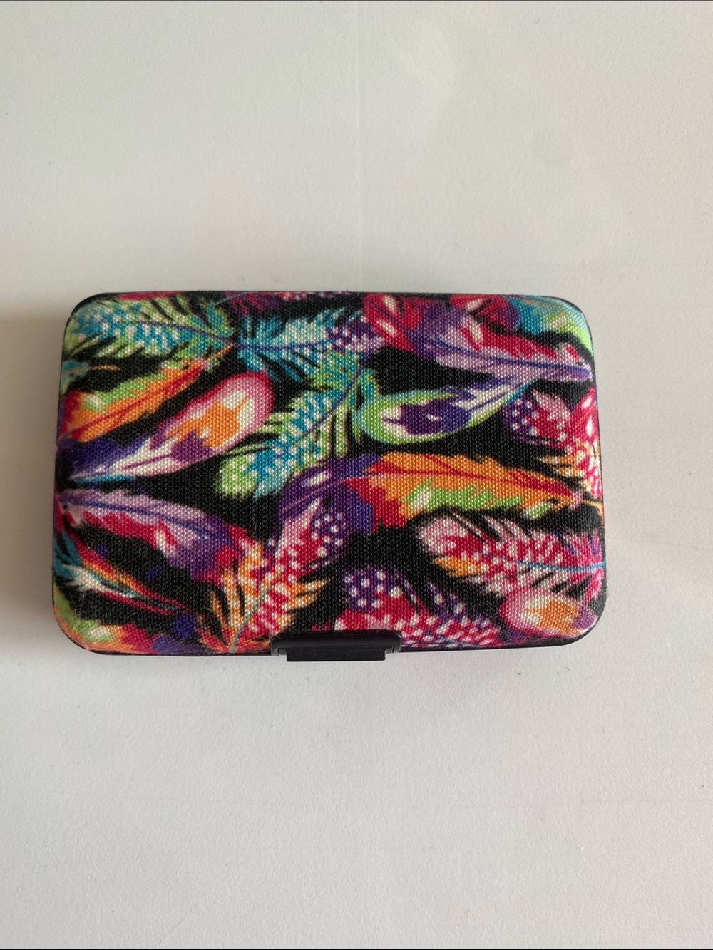 KENSIE Black Multi Feather Print Card & Key Holder